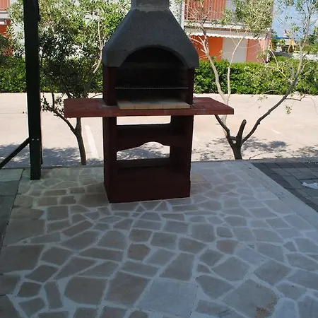 Sea View Apartment *