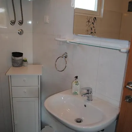 Sea View Apartment *