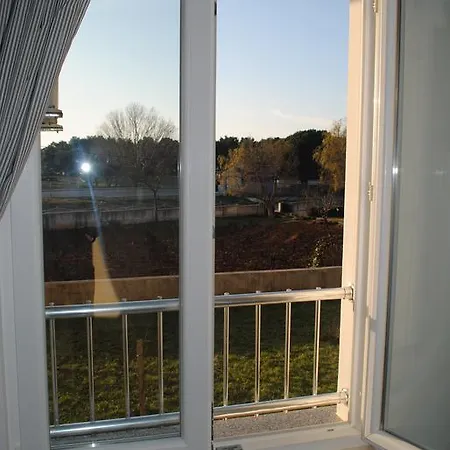 Sea View Zaton アパート *