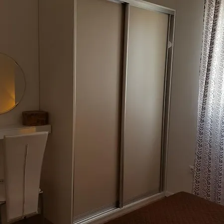 Sea View Apartment *